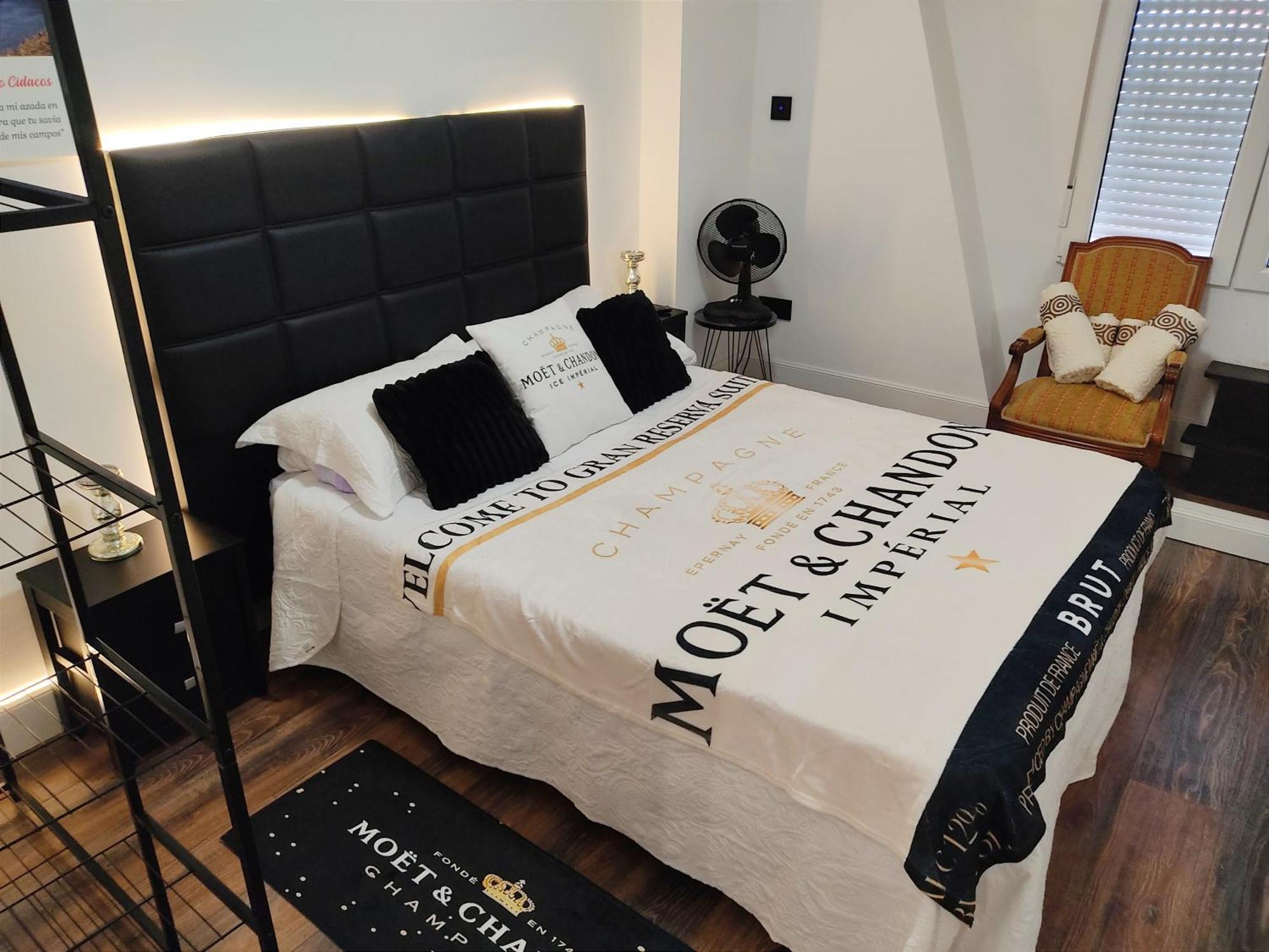 Gran Reserva Suites Centro Alojamiento Entero Логроньо Экстерьер фото